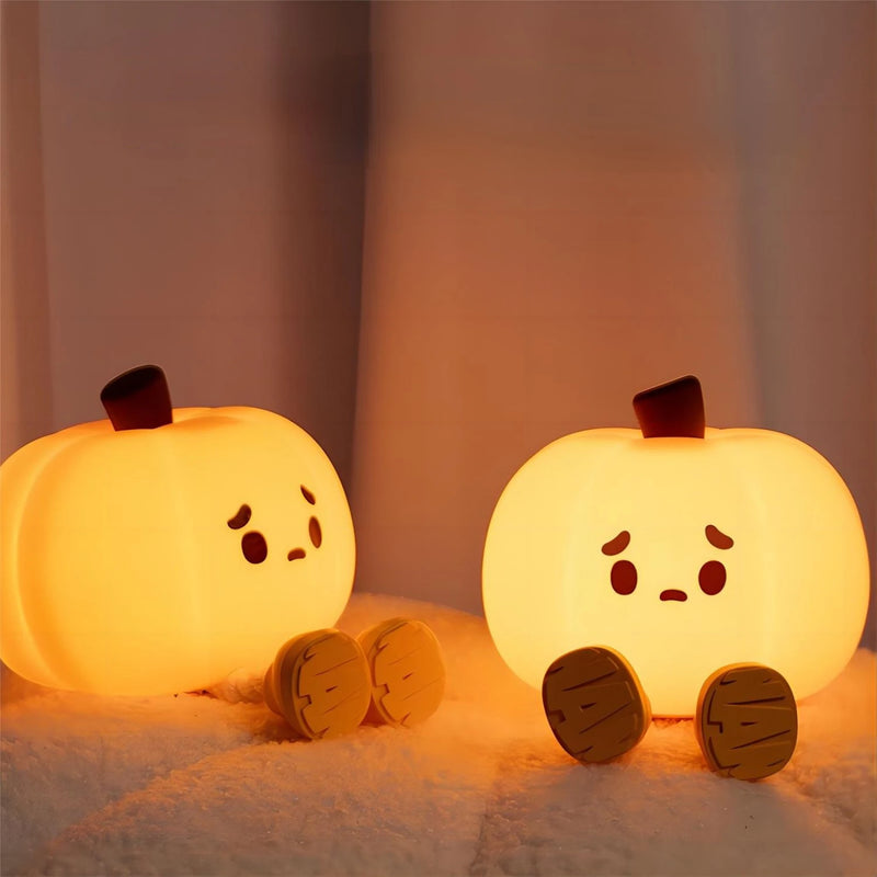 🎃Mini Abobora Fofa - Pode ser Usada Como Suporte de Celular para Assistir.📲 - Recarregável Tipo C.🔋