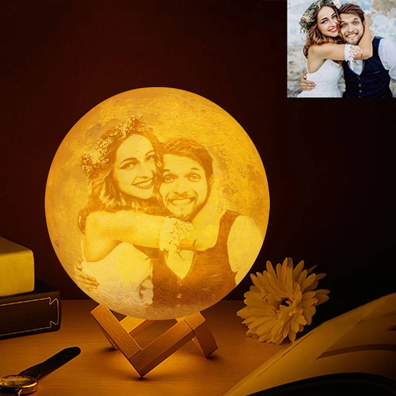 🌙Luminária Premium - Lua impressa em 3D c/Foto e Texto Personalizados - Recarregável por USB.🔋