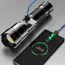 🔦Lanterna de LED Premium. Alcança até 150M / Recarregável (Tipo C)🔋 - Visor Digital - A Prova d'Agua💦 - Pode ser Usada como Carregador Portátil.🪫📱⚡️