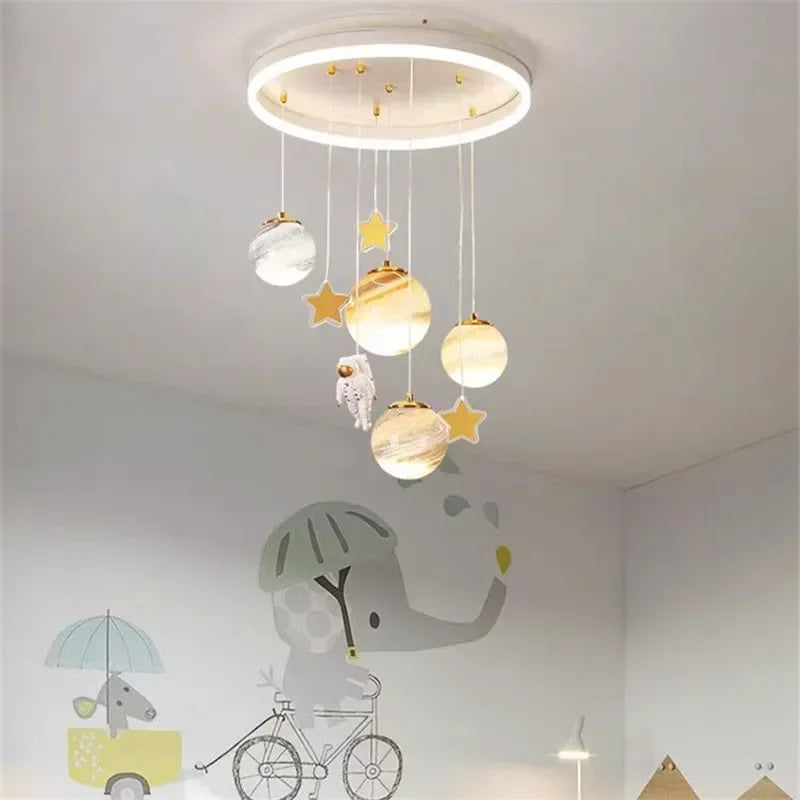 Lustre de Teto Premium Infantil estilo Atmosférico para Quartos, Salas e Hotéis / Peça Premium Modelo de Luxo.